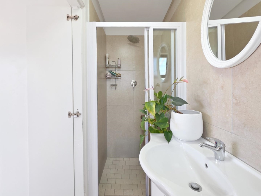 2 Bedroom Property for Sale in Sea Point Western Cape